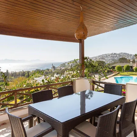 Splendid House With Sea View And Shared Pool In * 博德鲁姆