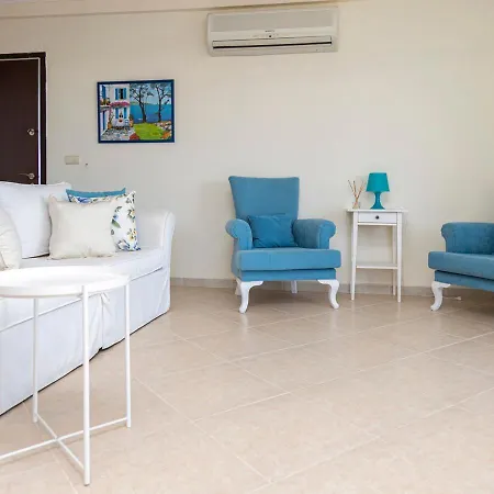 Splendid House With Sea View And Shared Pool In 公寓