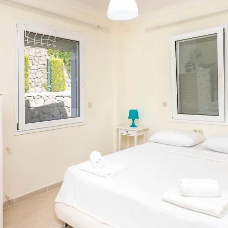 Splendid House With Sea View And Shared Pool In Apartamento Bodrum